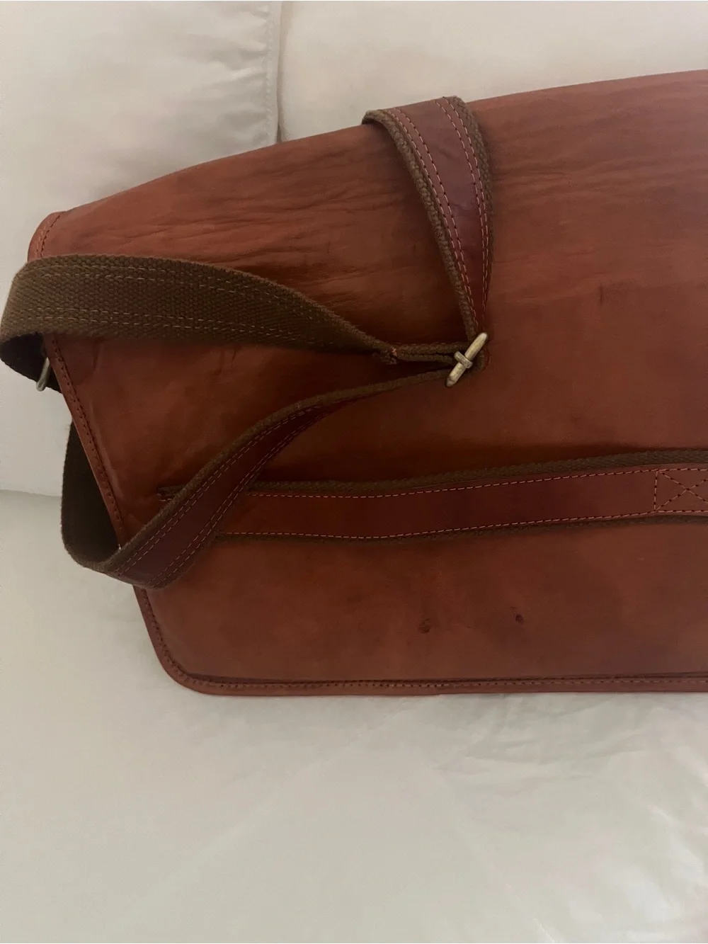 Men's Vin Leather Berliner  Messenger Bag in Cognac Brown - Classic Urban Carry